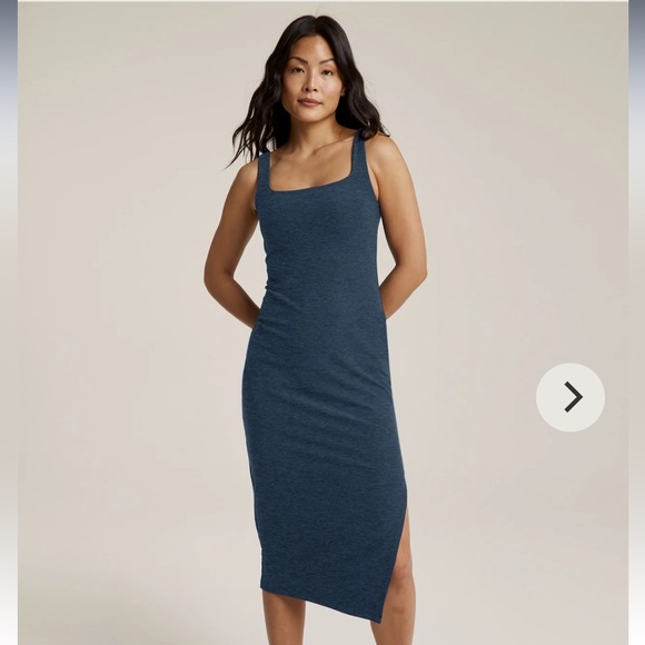 Beyond Yoga Sage Green Midi Dress - Picture 2 of 6